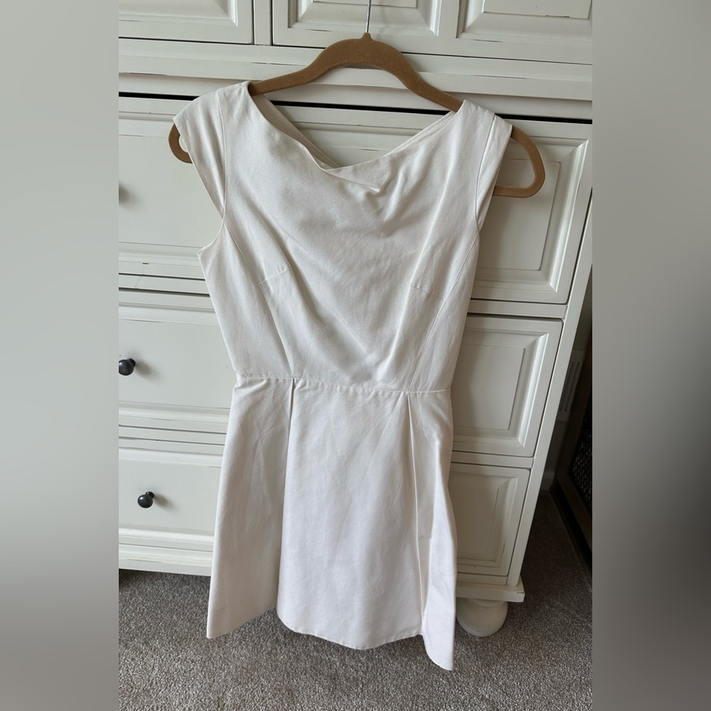 Kate Spade white dress, size 4, runs small
